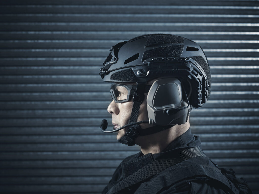 Galvion Police Image, THE CRUCIAL DIFFERENCES BETWEEN BALLISTIC AND PUBLIC ORDER HELMETS